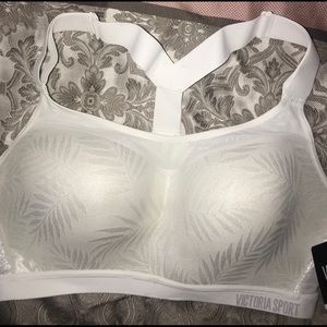 Victoria Secret Sport racer back bra.🌟SOLD🌟